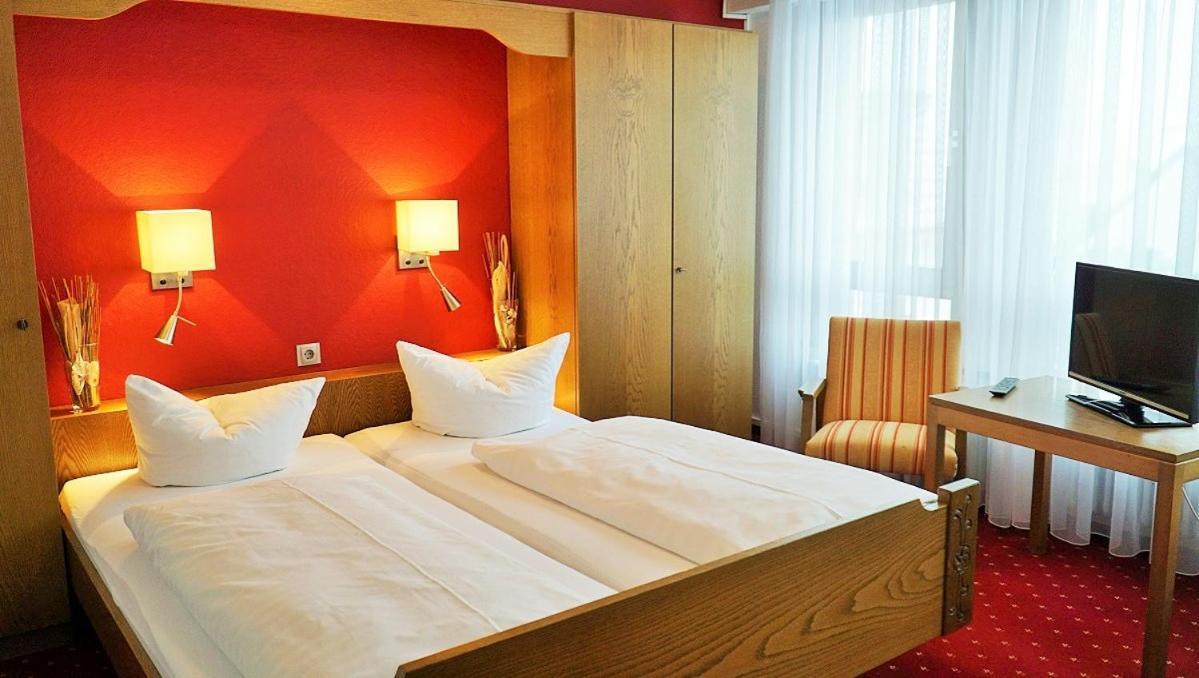 Hotel Zum Goldenen Ochsen Maikammer Exteriör bild
